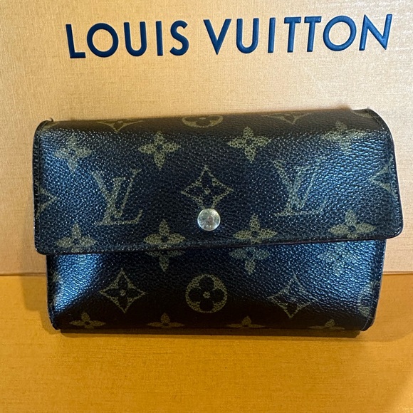 Louis Vuitton Handbags - Louis Vuitton wallet